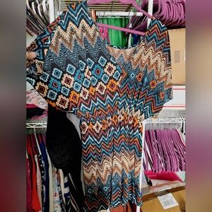 COLORFUL DRESS SIZE SMALL SCOOP NECK AND V-NECK